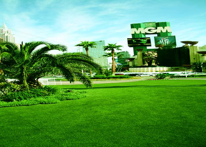 Los céspedes artificiales al aire libre durables suaves S de la hierba formaron altura de la pila de 20m m - de 45m m 0