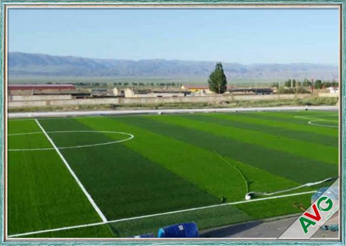 Los campos de fútbol artificiales de la hierba del llenado conveniente con los PP empaquetan el embalaje 0