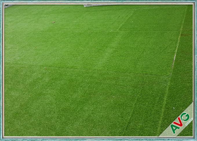 W forma la hierba artificial al aire libre de la alta resistencia que ajardina la hierba artificial 0