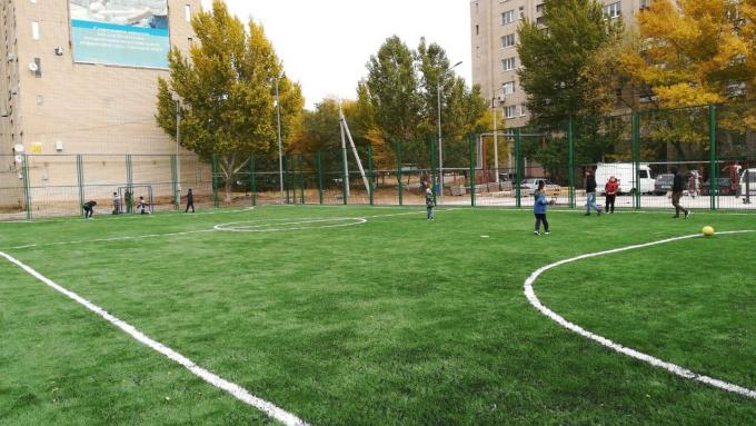 Césped artificial 40-60m m de la hierba de la hierba del fútbol del fútbol artificial del deporte 0
