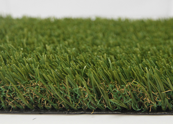 CHINA La fibra única forma el verde al aire libre interior del césped de la hierba de alfombra artificial para la decoración de la ciudad proveedor