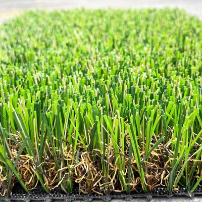 CHINA Alfombra artificial 10800 Detex de la hierba del césped del jardín interior proveedor