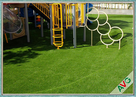 CHINA Caja fuerte artificial de mirada natural de alta densidad de la hierba del patio para los niños proveedor