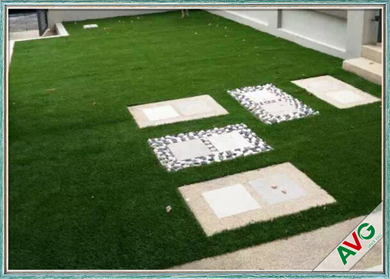 CHINA Hierba sintética de la hierba artificial al aire libre de las residencias para las instalaciones del cuidado de niños proveedor