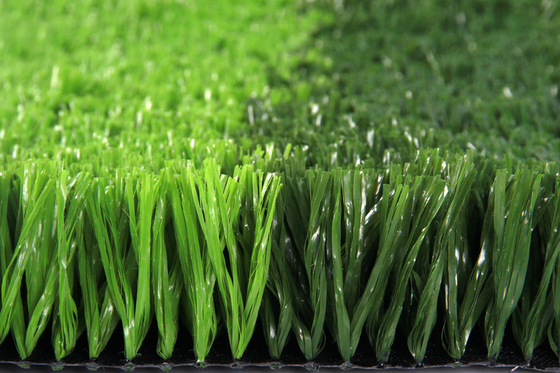 CHINA alfombra de la hierba del césped de 60m m para el campo de fútbol del fútbol de la fábrica al aire libre proveedor