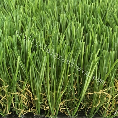 CHINA Monofilamento suave sedoso PE + césped artificial al aire libre rizado de los PP/manta artificial de la alfombra de la hierba proveedor