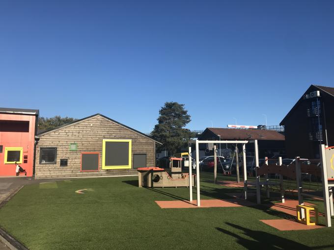 La hierba artificial del jardín de 7800 Detex alfombra 45m m para ajardinar 0
