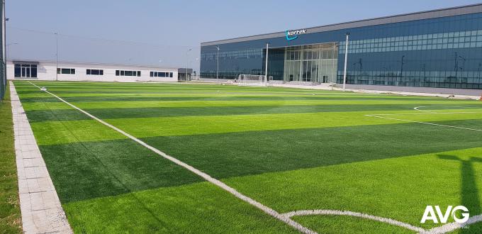 Hierba artificial de la hierba al aire libre del fútbol de AVG Gazon 45m m para la venta al por mayor 0