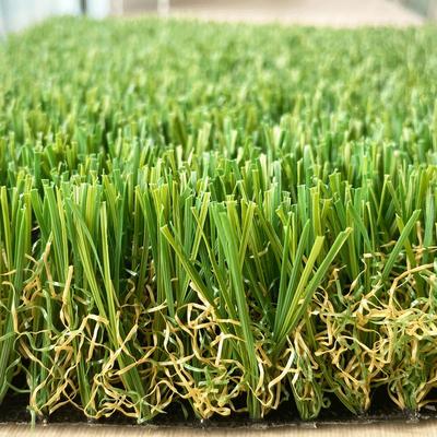 CHINA Hierba artificial del césped de la buena altura de la tiesura 45m m para ajardinar el jardín proveedor