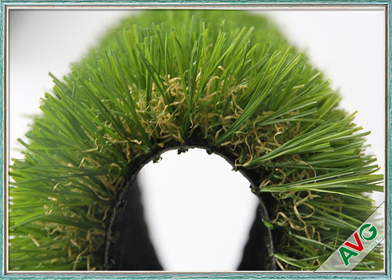 CHINA Césped sintético al aire libre del jardín/hierba artificial 9600 Dtex para la decoración de la casa proveedor