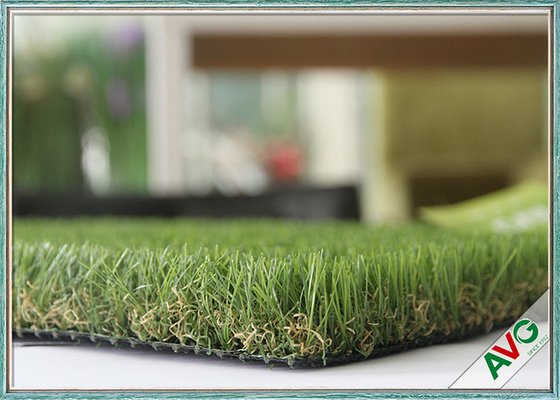 CHINA Verde sintético resistente ULTRAVIOLETA del campo de hierba que ajardina/8000 verdes Dtex proveedor