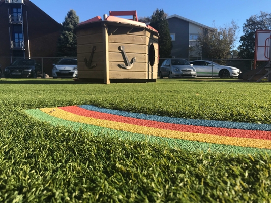 Manta artificial de la alfombra de la hierba del jardín de la hierba verde para la decoración proveedor